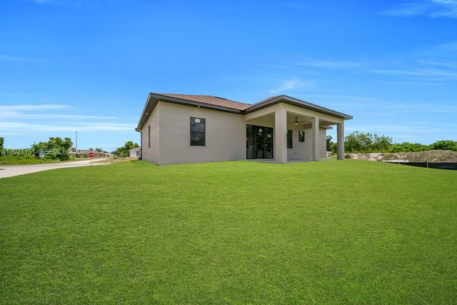 3115 2nd ST SW, Lehigh Acres, FL 33976