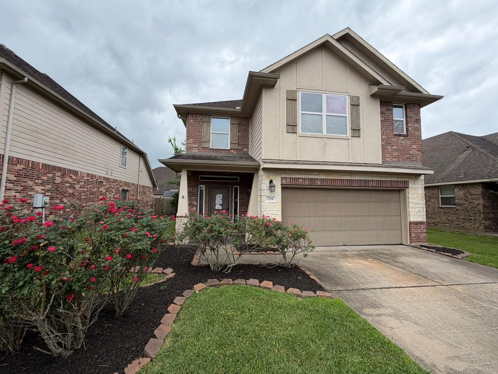 1310 Ainsley Way Drive, Pearland, TX 77581