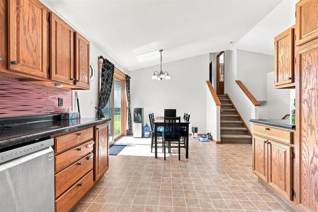 75 ROLLING GREEN CIRCLE, Oshkosh, WI 54904
