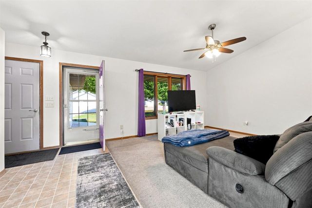 75 ROLLING GREEN CIRCLE, Oshkosh, WI 54904