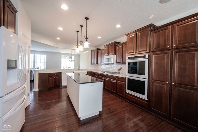 15330 Trebbiano Drive, Fishers, IN 46037