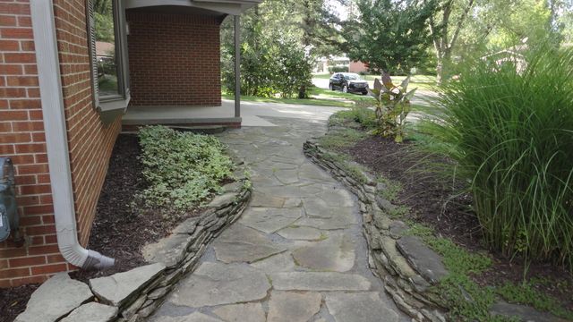 674 Canterbury Drive, Saline City, MI 48176