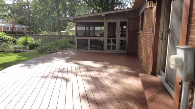 674 Canterbury Drive, Saline City, MI 48176