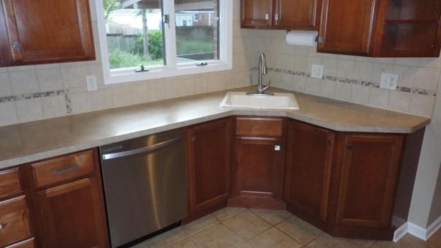 674 Canterbury Drive, Saline City, MI 48176