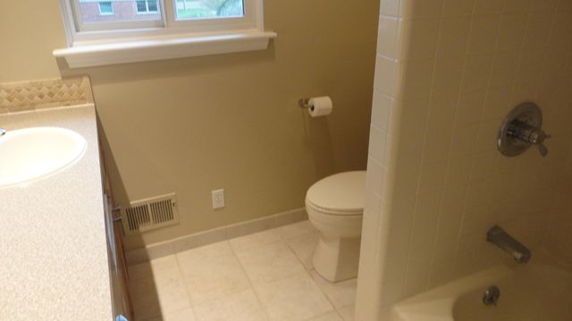 674 Canterbury Drive, Saline City, MI 48176