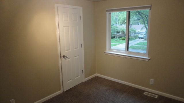 674 Canterbury Drive, Saline City, MI 48176