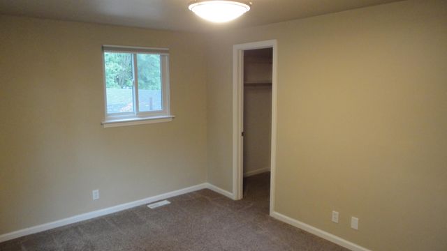 674 Canterbury Drive, Saline City, MI 48176