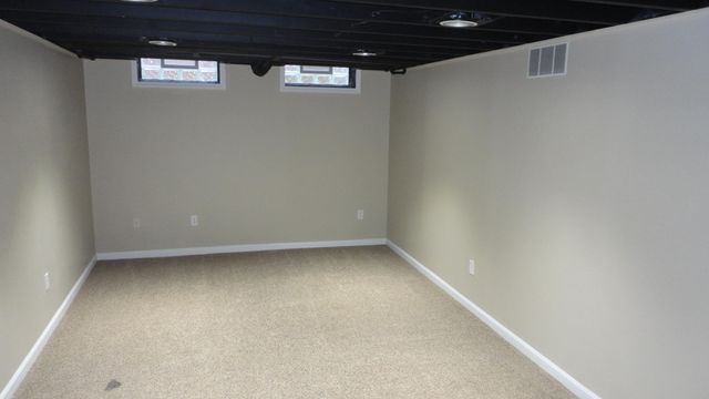 674 Canterbury Drive, Saline City, MI 48176