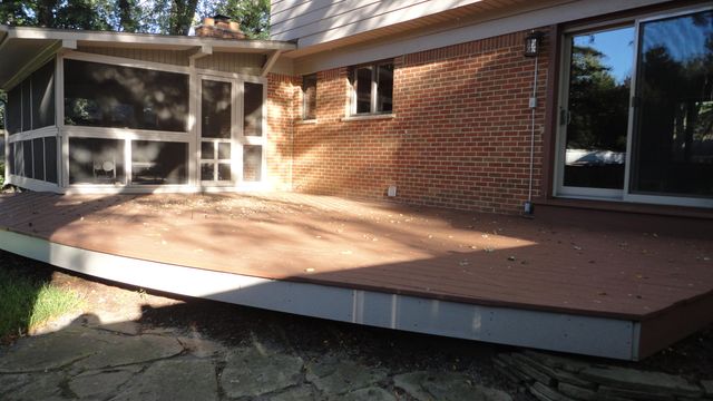 674 Canterbury Drive, Saline City, MI 48176