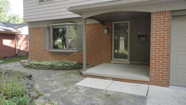 674 Canterbury Drive, Saline City, MI 48176