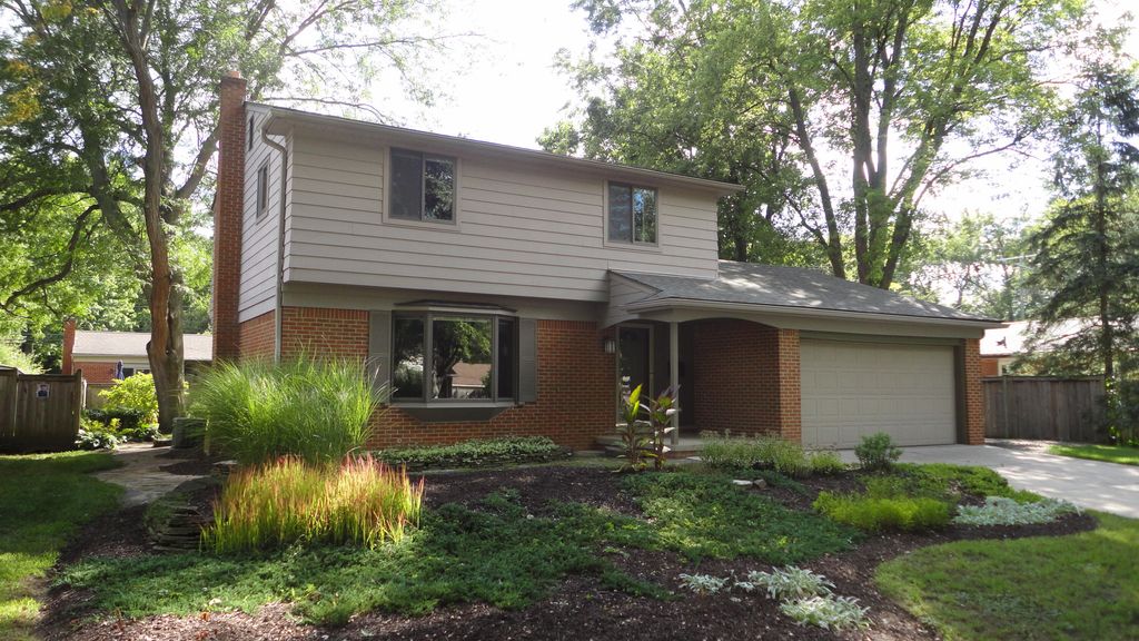 674 Canterbury Drive, Saline City, MI 48176