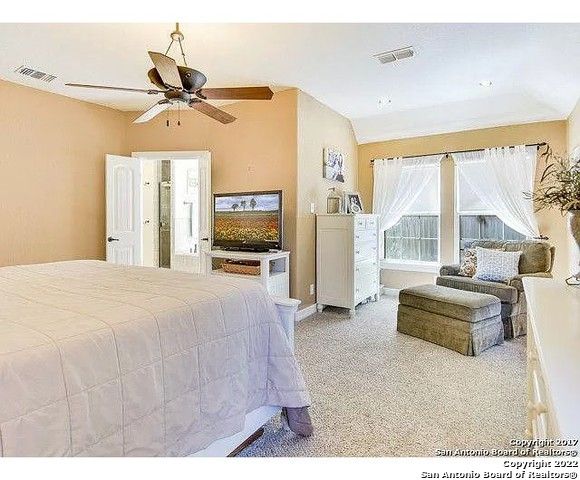 110 SURREY DR, Boerne, TX 78006