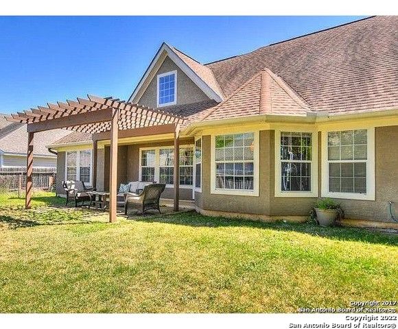 110 SURREY DR, Boerne, TX 78006