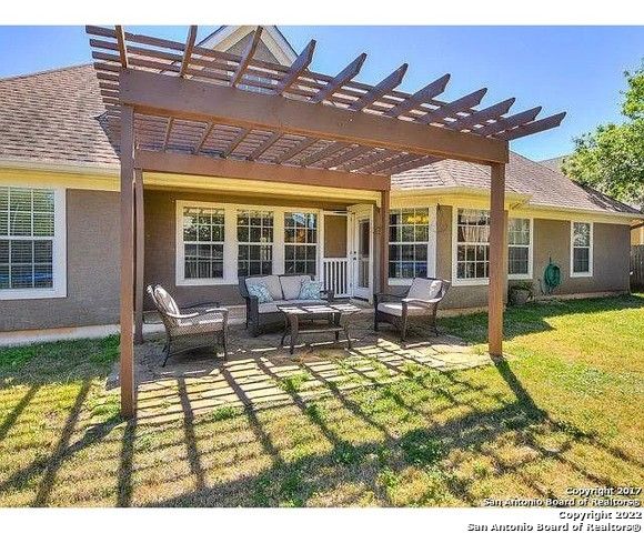 110 SURREY DR, Boerne, TX 78006