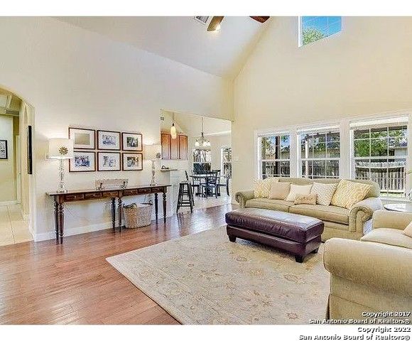 110 SURREY DR, Boerne, TX 78006