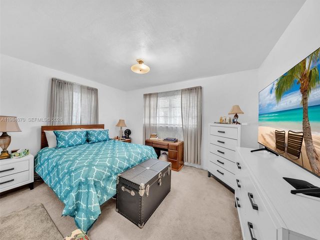 3281 NW 170th St, Miami Gardens, FL 33056