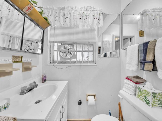 3281 NW 170th St, Miami Gardens, FL 33056