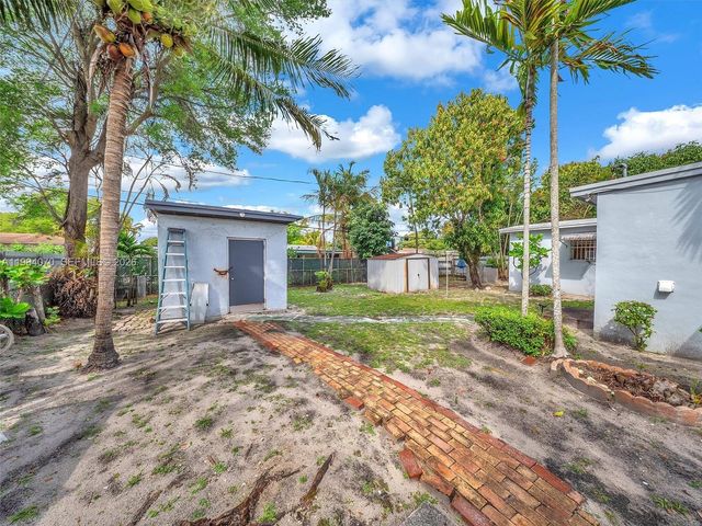 3281 NW 170th St, Miami Gardens, FL 33056