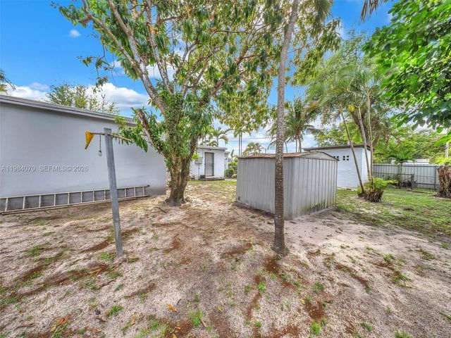 3281 NW 170th St, Miami Gardens, FL 33056