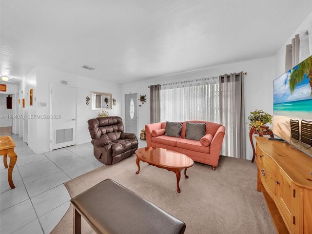 3281 NW 170th St, Miami Gardens, FL 33056