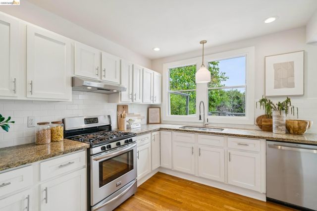 3720 Linwood Ave, Oakland, CA 94602