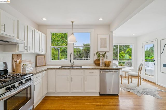 3720 Linwood Ave, Oakland, CA 94602