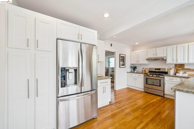3720 Linwood Ave, Oakland, CA 94602