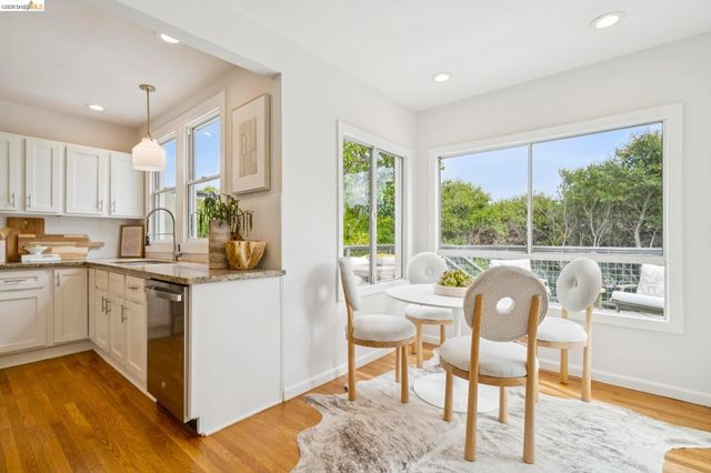 3720 Linwood Ave, Oakland, CA 94602