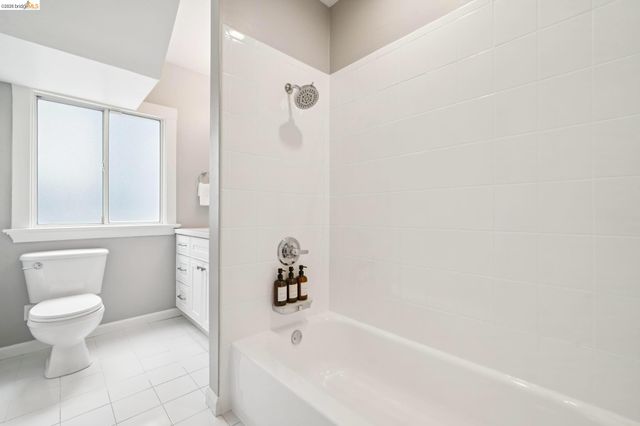 3720 Linwood Ave, Oakland, CA 94602