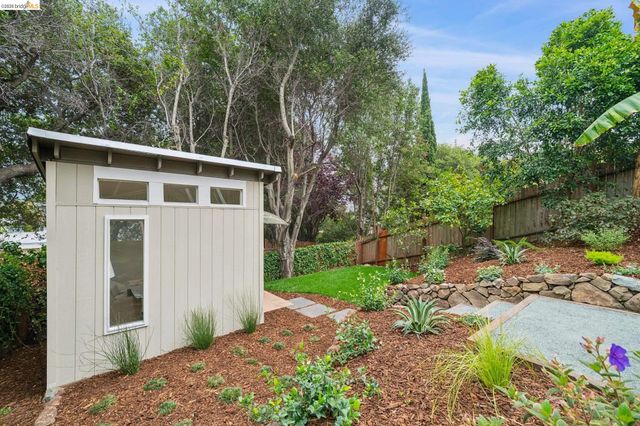 3720 Linwood Ave, Oakland, CA 94602
