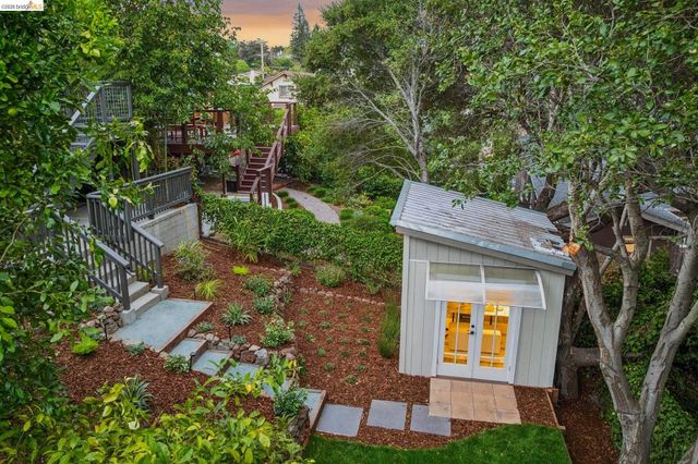 3720 Linwood Ave, Oakland, CA 94602