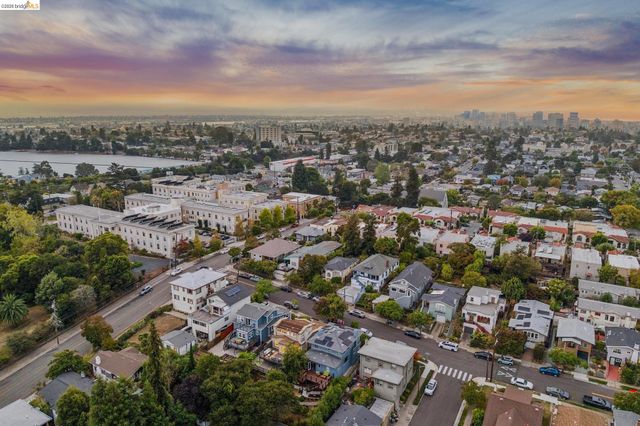 3720 Linwood Ave, Oakland, CA 94602
