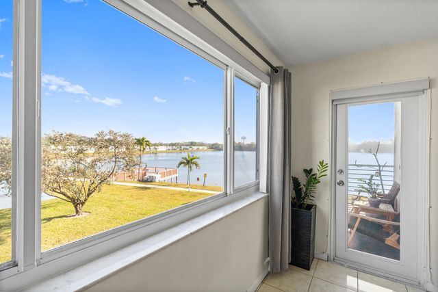 2223 PARK Lane 210, Hollywood, FL 33021