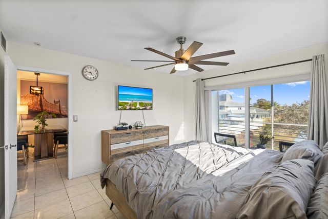 2223 PARK Lane 210, Hollywood, FL 33021