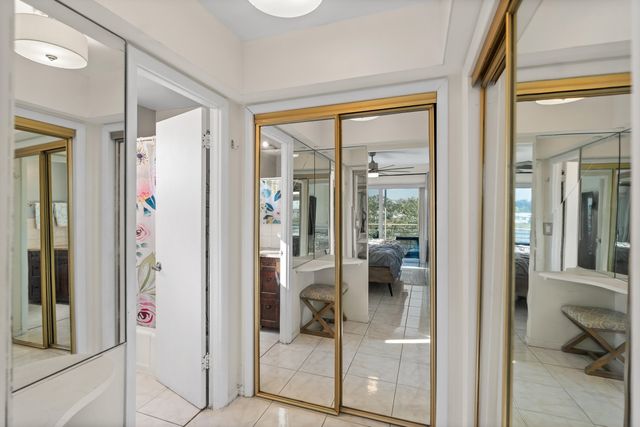 2223 PARK Lane 210, Hollywood, FL 33021