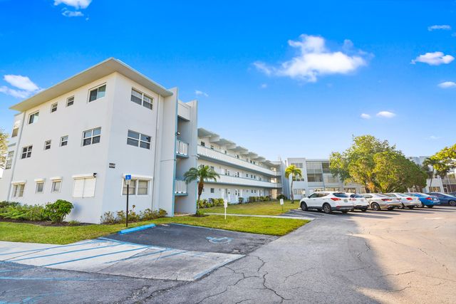 2223 PARK Lane 210, Hollywood, FL 33021