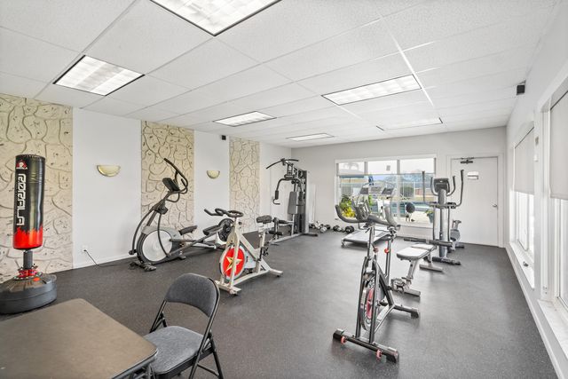 2223 PARK Lane 210, Hollywood, FL 33021