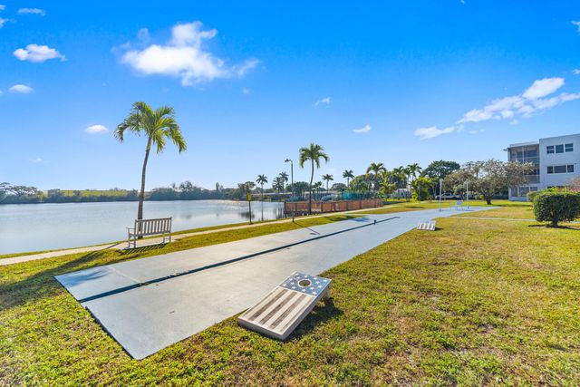 2223 PARK Lane 210, Hollywood, FL 33021