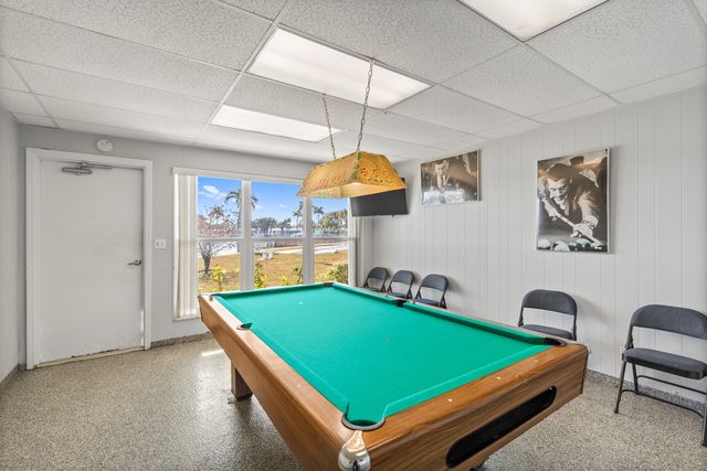 2223 PARK Lane 210, Hollywood, FL 33021