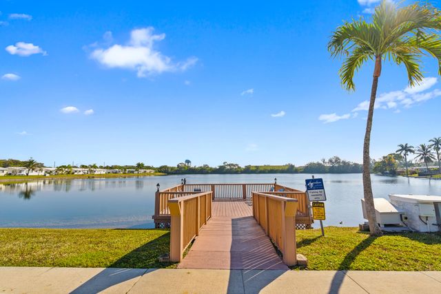 2223 PARK Lane 210, Hollywood, FL 33021