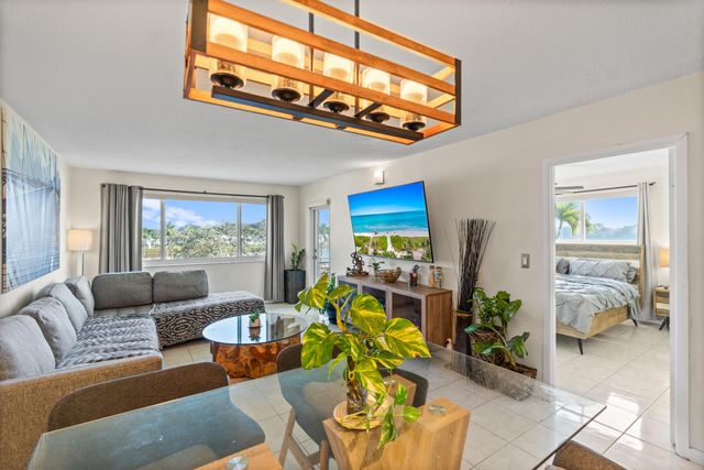 2223 PARK Lane 210, Hollywood, FL 33021