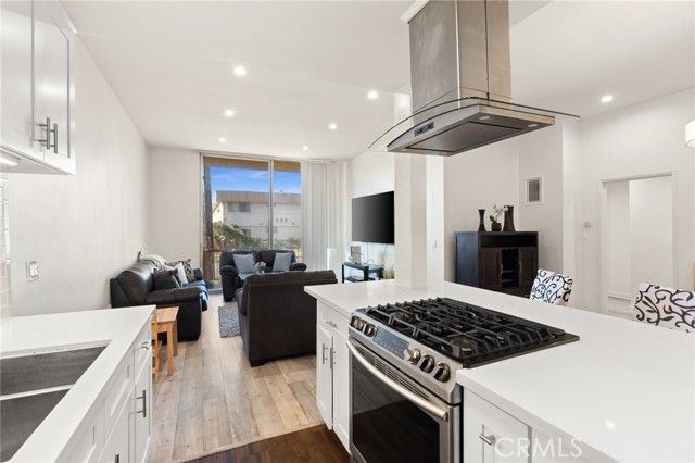 855 Victor 111, Inglewood, CA 90302