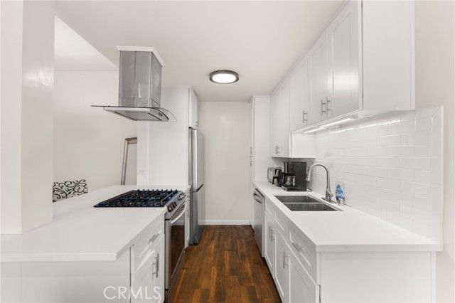 855 Victor 111, Inglewood, CA 90302