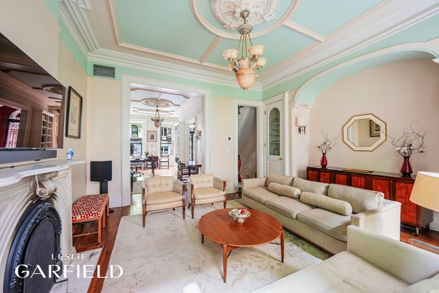 512 E 87TH Street, New York City, NY 10128
