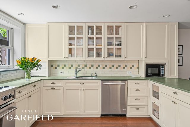 512 E 87TH Street, New York City, NY 10128