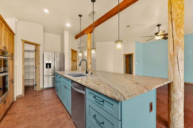 6755 Wolf Creek Court NE, Rio Rancho, NM 87144