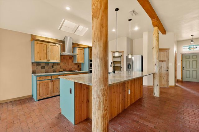 6755 Wolf Creek Court NE, Rio Rancho, NM 87144