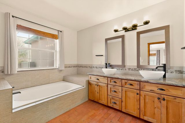 6755 Wolf Creek Court NE, Rio Rancho, NM 87144