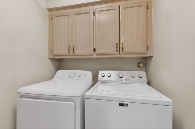 6755 Wolf Creek Court NE, Rio Rancho, NM 87144