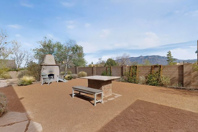 6755 Wolf Creek Court NE, Rio Rancho, NM 87144